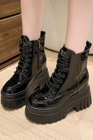 Women's Small Martin Boots - British Style, Plush Thick-Soled Short Boots for Autumn Winter 2024, Slimming Height-Increasing Design