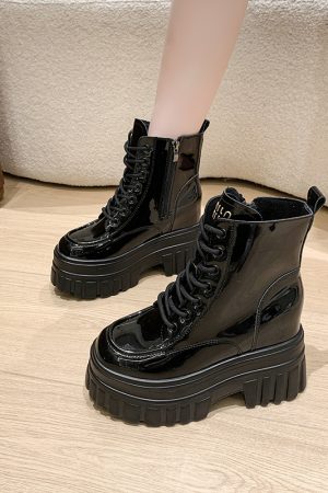 Women's Small Martin Boots - British Style, Plush Thick-Soled Short Boots for Autumn Winter 2024, Slimming Height-Increasing Design