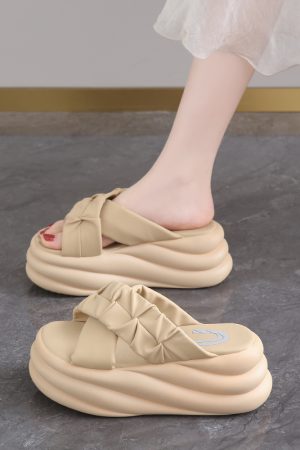 Women's Summer Platform Sandals - Trendy Thick-Soled Height-Increasing Casual Slippers for Outdoor Style 2025