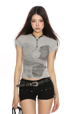Women's Summer Slim Crop Top T-Shirt with Bear Print and Raglan Sleeves - Trendy American Style for a Chic Y2K Look