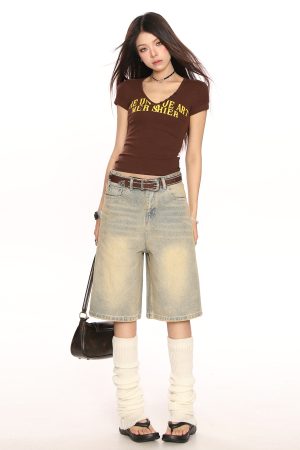 Women's Summer Slim Fit Loose Style V-Neck Crop Top with BIGGOLD Letter Print - Sexy Short Sleeve T-Shirt for Trendy Y2K Fashion