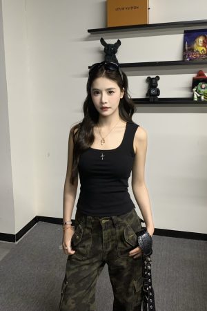 Women's Summer Slim Fit U-Neck Camisole - Hot Girl Style Sleeveless Base Layer Top