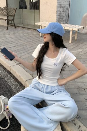 Women's Summer U-neck Kitty Cat Embroidered Short Sleeve T-shirt - Slimming Sweet Style for 2025, Cute 90s Vibe