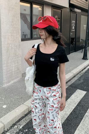 Women's Summer U-neck Kitty Cat Embroidered Short Sleeve T-shirt - Slimming Sweet Style for 2025, Cute 90s Vibe