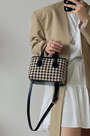 Women's Versatile Retro Handheld Small Bag - Exquisite High-End Fashion Shoulder Crossbody Bag for 2025