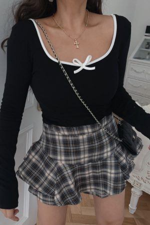 Women's Vintage-Inspired Big Round Neck Bow T-shirt - Spring Summer Sexy Tight Fit Top