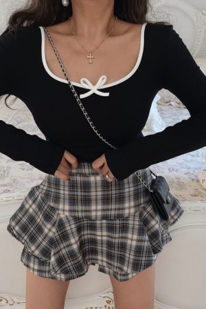 Women's Vintage-Inspired Big Round Neck Bow T-shirt - Spring Summer Sexy Tight Fit Top