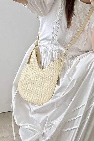 Women's Woven Handheld Underarm Bag - High-End Spring/Summer Crossbody Bag with Niche Design