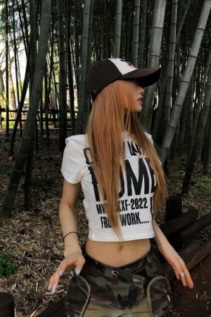 Y2K American Retro Basic Letter Off-Shoulder Slim Fit Short Sleeve Crop Top for Women, Trendy Millennial Style