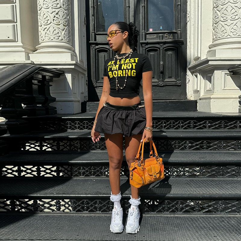 Y2K American Retro Black Short Sleeve Crop Top for Women - Slim Fit, Straight Shoulder, Stylish Letter Design Y2K American Retro Black Short Sleeve Crop Top for Women - Slim Fit, Straight Shoulder, Stylish Letter Design