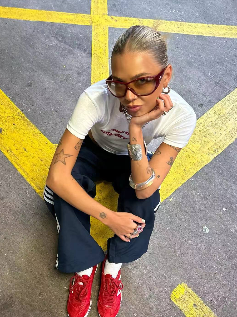 Y2K American Retro Letter Print Short Crop Short-Sleeve T-Shirt for Women, Off-Shoulder Slim Fit Sweet and Spicy Top Y2K American Retro Letter Print Short Crop Short-Sleeve T-Shirt for Women, Off-Shoulder Slim Fit Sweet and Spicy Top