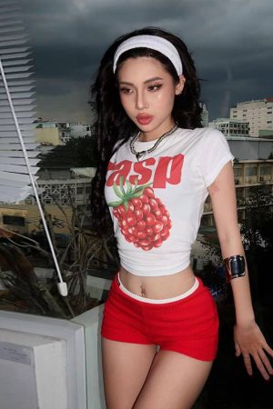 Y2K American Retro Raspberry Short Sleeve Crop Top for Women - Slim Fit Shoulder-Baring Summer Style