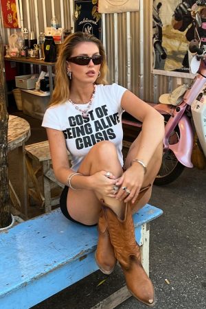 Y2K American Retro White Letter Short-Sleeve T-Shirt for Women - Summer Shoulder-Baring Sweet and Spicy Top