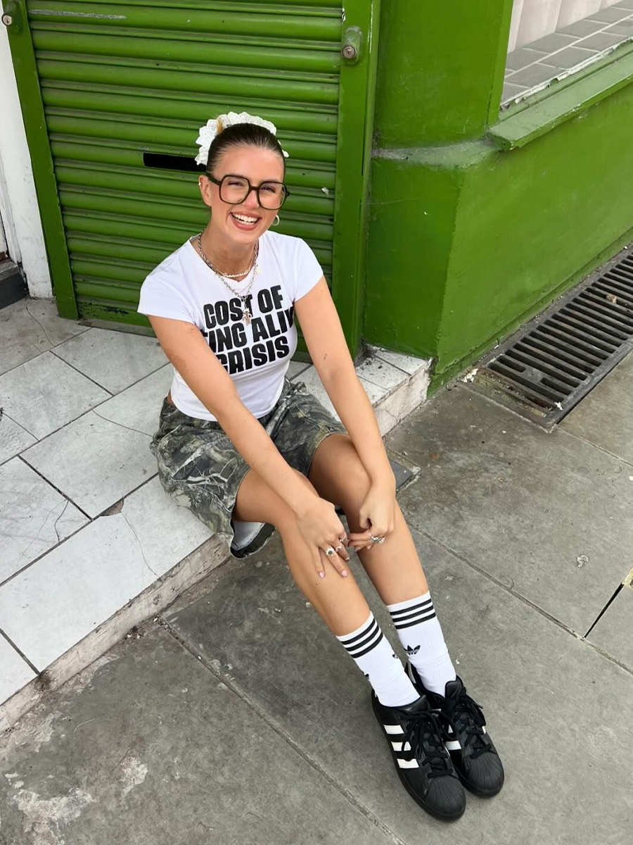 Y2K American Retro White Letter Short-Sleeve T-Shirt for Women - Summer Shoulder-Baring Sweet and Spicy Top Y2K American Retro White Letter Short-Sleeve T-Shirt for Women - Summer Shoulder-Baring Sweet and Spicy Top