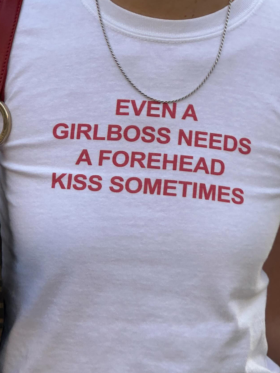 Y2K American Retro White Short Crop Short-Sleeve T-Shirt for Women, Slim Fit Off-Shoulder Trendy Top Y2K American Retro White Short Crop Short-Sleeve T-Shirt for Women, Slim Fit Off-Shoulder Trendy Top