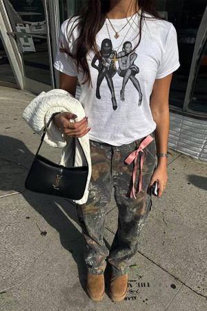 Y2K American Retro White Short-Sleeved Crop Top for Women - Trendy Midriff-Baring Summer Shirt in European Style