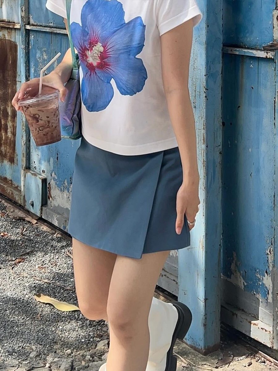 Y2K Floral Off-Shoulder Short Sleeve Crop Top for Women - Slim Fit American Retro Style Trendy Millennial Fashion Y2K Floral Off-Shoulder Short Sleeve Crop Top for Women - Slim Fit American Retro Style Trendy Millennial Fashion