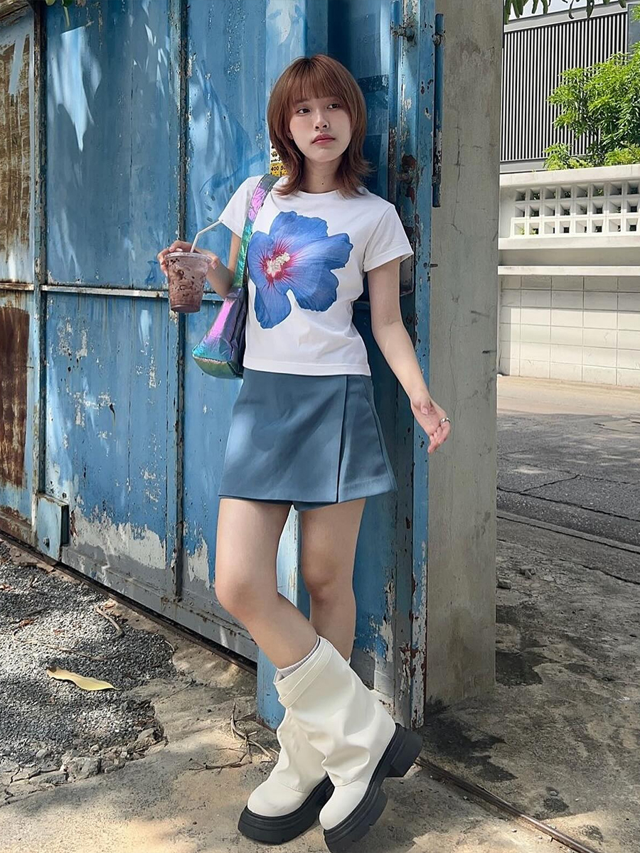 Y2K Floral Off-Shoulder Short Sleeve Crop Top for Women - Slim Fit American Retro Style Trendy Millennial Fashion Y2K Floral Off-Shoulder Short Sleeve Crop Top for Women - Slim Fit American Retro Style Trendy Millennial Fashion