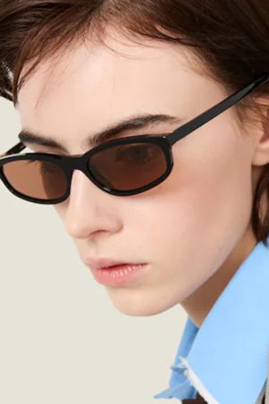 Y2K Futuristic Ultra-Narrow Frame Small Face Sunglasses for Men & Women - Hip-Hop Street Style Small Square Cat-Eye Design