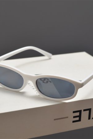 Y2K Futuristic Ultra-Narrow Frame Small Face Sunglasses for Men & Women - Hip-Hop Street Style Small Square Cat-Eye Design
