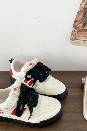 Yellow Apple Graffiti Platform Sneakers for Women - 2025 Retro Thick-Soled Casual Sports Shoes