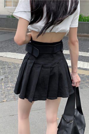 Belt Detail Pleated Mini Skirt