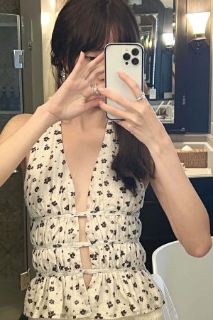 DreamyNerd Floral Halter Peplum Top