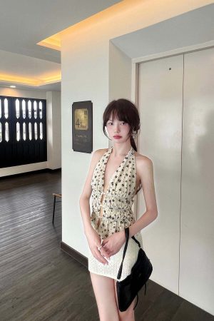 DreamyNerd Floral Halter Peplum Top