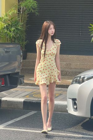 DreamyNerd Ruffle Hem Floral Mini Dress