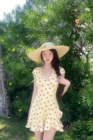 DreamyNerd Ruffle Hem Floral Mini Dress