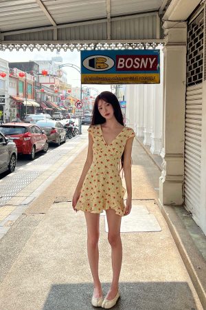 DreamyNerd Ruffle Hem Floral Mini Dress