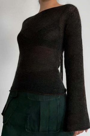 Flare Sleeved Knit Backless Top