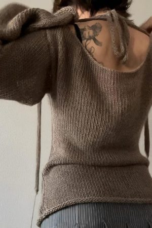 Flare Sleeved Knit Backless Top