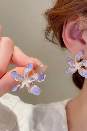 Flower Gold Stud Earrings
