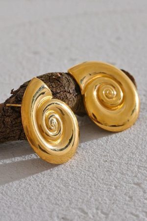 Gold Sea Shell Necklace & Earrings