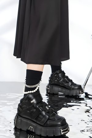 Grunge Chunky Metal Detailed Platform Boots