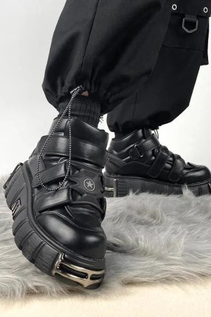 Grunge Velcro Strap Platform Boots