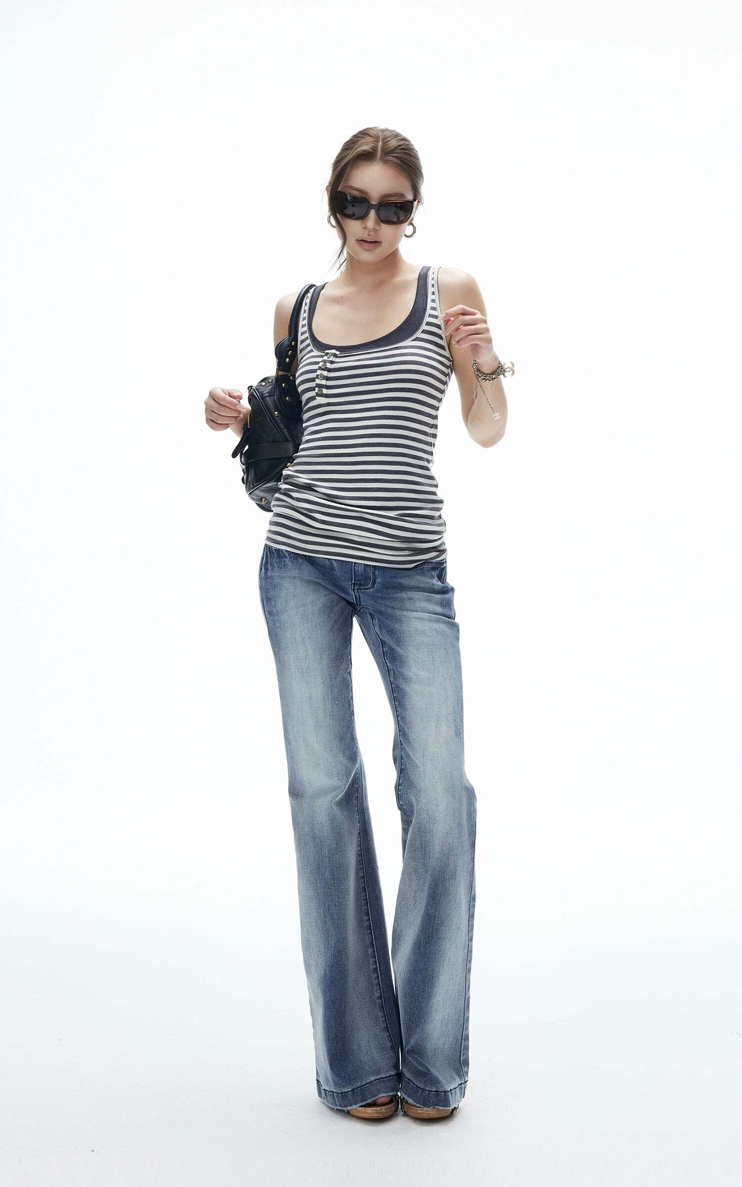 IAMXIAA Vintage Washed Flare Jeans Low Waist Denim with Retro Y2K Street Style IAMXIAA Vintage Washed Flare Jeans Low Waist Denim with Retro Y2K Street Style