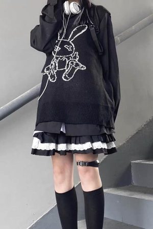 Lace Detailed Ruffle Mini Skirt