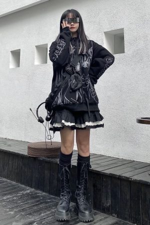 Lace Detailed Ruffle Mini Skirt