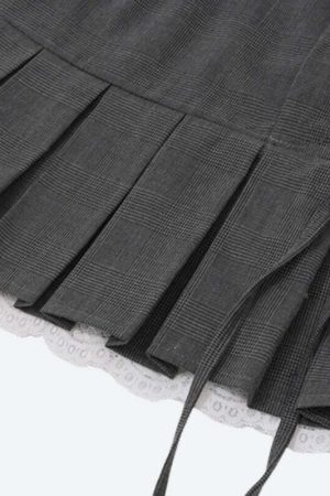 Lace Trim Pleated Mini Skirt