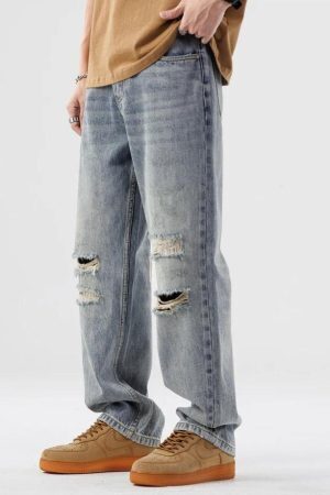 Light Wash Distressed Knee Jeans
