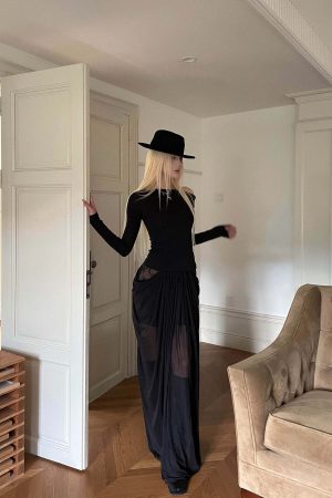 Rase le sol Asymmetric Draped One-Shoulder Long Sleeve Top