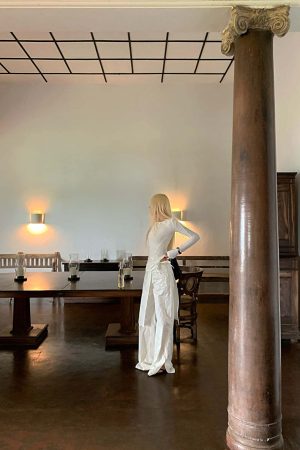 Rase le sol Asymmetrical Hem Slim-Fit Top