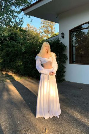 Rase le sol Bow-detail Strapless Long Sleeve Skirt Set