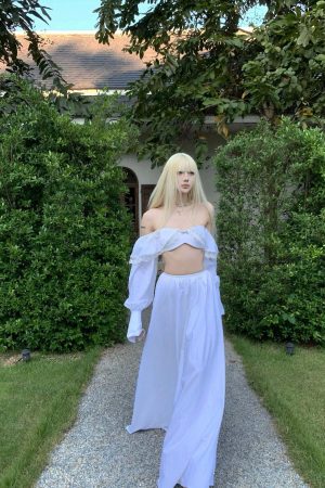 Rase le sol Bow-detail Strapless Long Sleeve Skirt Set