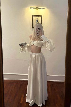 Rase le sol Bow-detail Strapless Long Sleeve Skirt Set