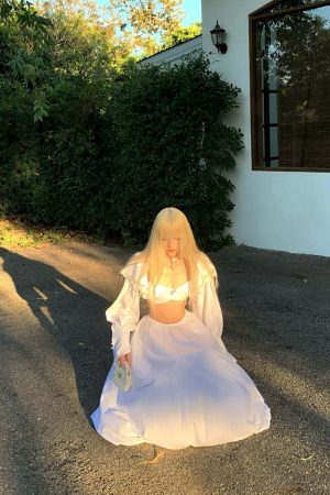 Rase le sol Bow-detail Strapless Long Sleeve Skirt Set