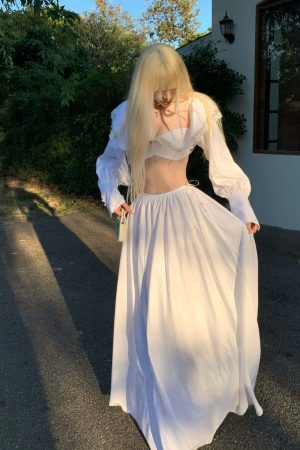 Rase le sol Bow-detail Strapless Long Sleeve Skirt Set