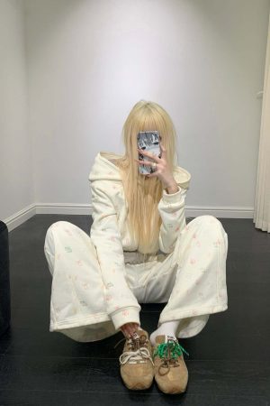 Rase le sol Cartoon Print Hoodie & Sweatpants Set